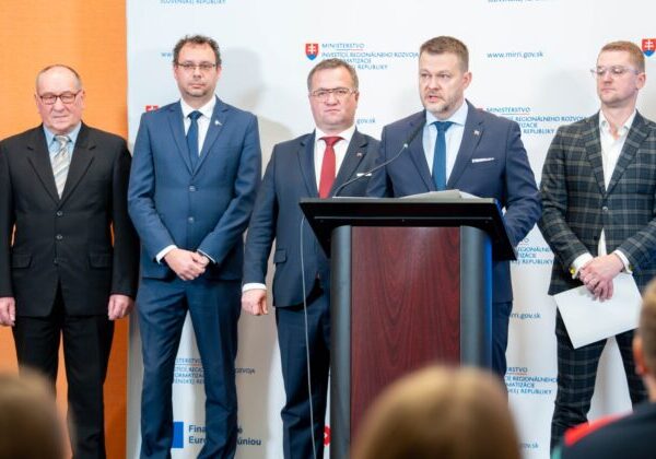 Ministerstvo investícií rozdáva predvianočné darčeky, schválilo financovanie 186 projektov malých obcí – FOTO