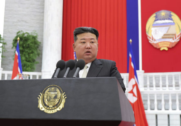 Kim Čong-un sa priznal, Severná Kórea pomáhala Rusku pri odmínovaní ukrajinského územia