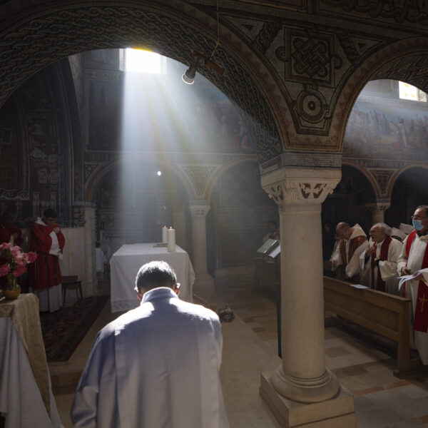 Svätý Štefan bol prvým diakonom a mučeníkom, jeho sviatok sa zaviedol okolo roku 380