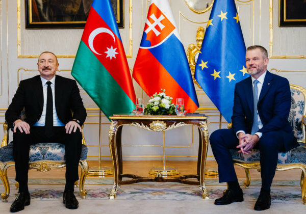 Pellegrini prijal azerbajdžanského prezidenta, stretnutie potvrdilo záujem o strategickú spoluprácu – VIDEO, FOTO