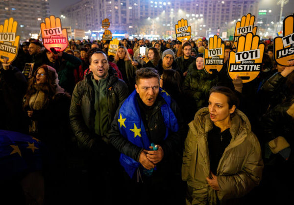 Tisíce Rumunov protestovalo proti korupcii v justícii, nepokoj vyvolala investigatívna reportáž
