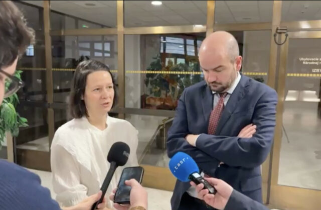 Opozícia chystá kontrolu v SIS, koalícia ju blokuje. PS tvrdí, že vláda sa bojí odhalenia toho, čo skrýva – VIDEO