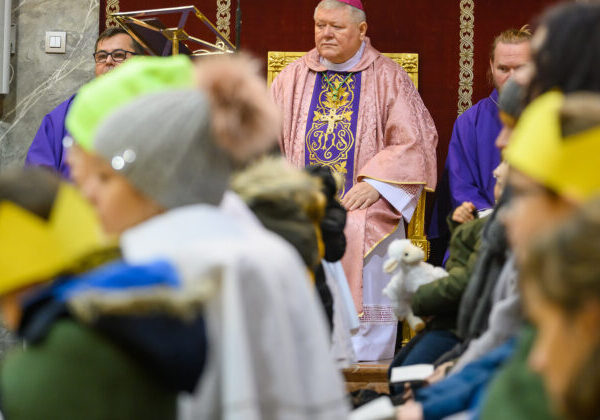 Vianoce sú časom blízkosti, vďačnosti a nádeje, povedal vo vianočnom príhovore nitriansky biskup Judák