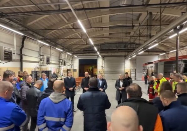 Premiér Fico a minister Ráž skoro ráno navštívili dopravný podnik v Bratislave – VIDEO