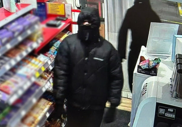 Po prepadnutí čerpacej stanice sa páchatelia z lupu dlho netešili, skončili v rukách polície