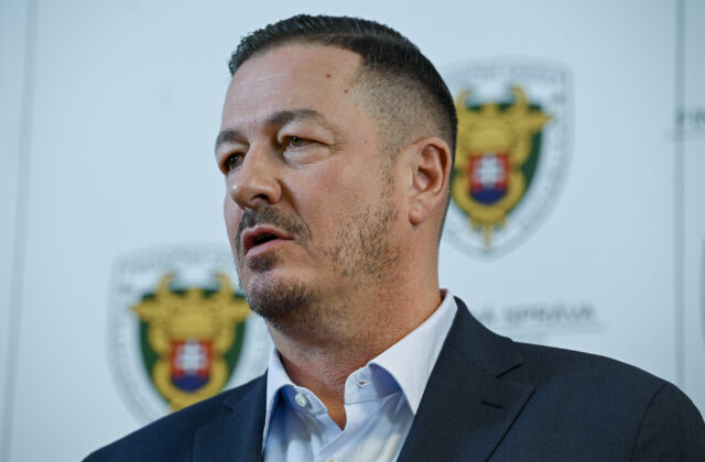 Budovu finančnej správy museli evakuovať, Kissovi a jeho rodine sa vyhrážali smrťou