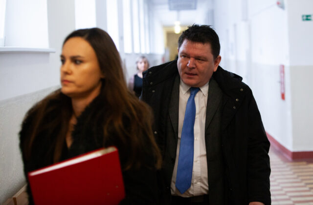 Proces v kauze vraždy Ernesta Valka: Dcéra žiada odškodné 180-tisíc eur, obžalovaný Radič vinu odmieta – VIDEO