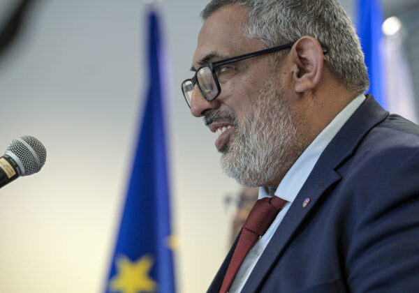 Rómovia a dlhodobo nezamestnaní sa zapojili do projektu Ľudia a hrady, podarilo sa im obnoviť 31 pamiatok