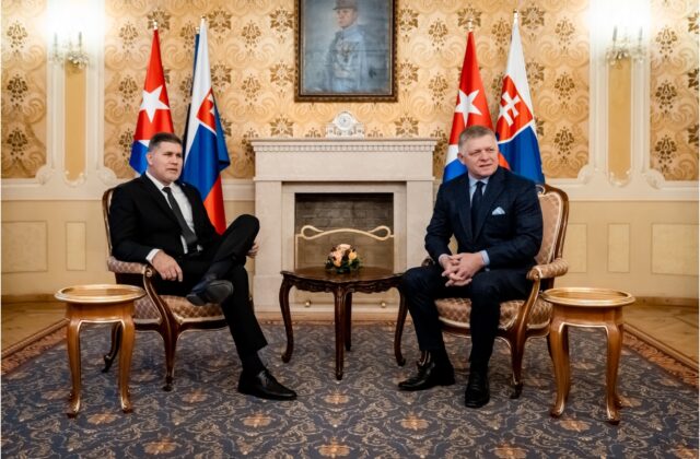 Fico odcestoval na mimoriadny samit Európskej rady, pred odchodom sa stretol s kubánskym ministrom – FOTO