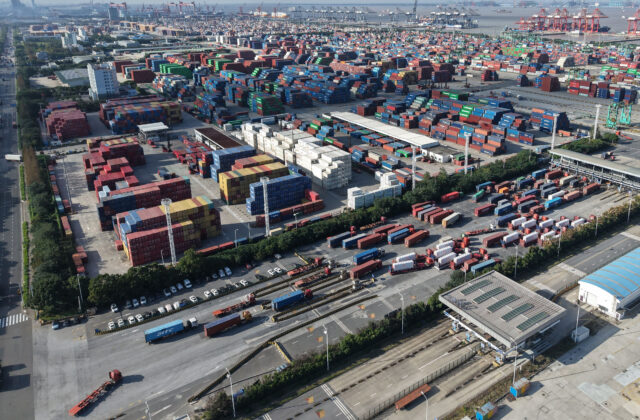 Čínsky obchodný prebytok vlani medziročne&hellip;