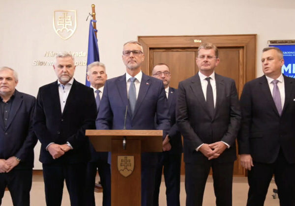 Vykázanie zo sály aj stopka pre rozpravy bez konca, parlament chce sprísniť pravidlá rokovania – VIDEO