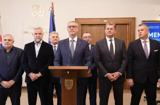 Vykázanie zo sály aj stopka pre rozpravy bez konca, parlament chce sprísniť pravidlá rokovania – VIDEO