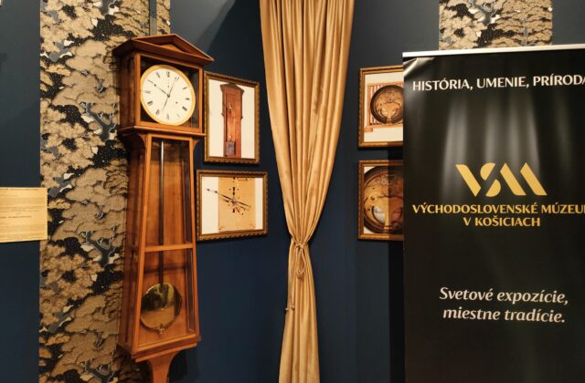 Východoslovenskému múzeu sa podarila výnimočná akvizícia, do zbierky získalo 200-ročné kyvadlové hodiny – FOTO