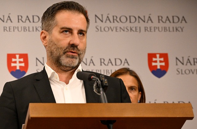 Ministerstvo pod vedením Šimkovičovej nemá ambíciu a potrebuje reštart, liberáli kritizujú pôsobenie ministerky kultúry – VIDEO