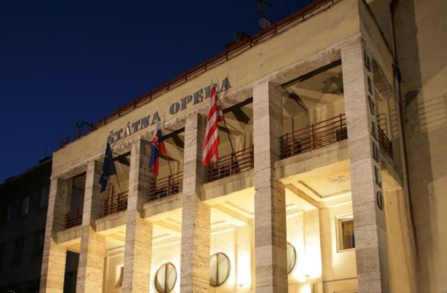 Štátna opera v Banskej Bystrici má nové vedenie, Šimkovičová vymenovala Ondreja Bernáta