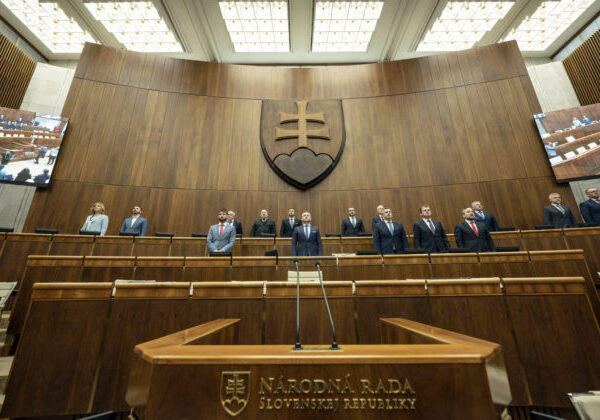 Vláda schválila Národnú protikorupčnú stratégiu, má zvýšiť transparentnosť a podporiť etické správanie