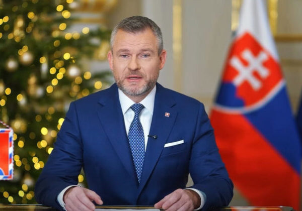 Nedovoľme politike prerastať do našich životov v takom rozmere, ako sa to v súčasnosti deje, vyzval Pellegrini – VIDEO