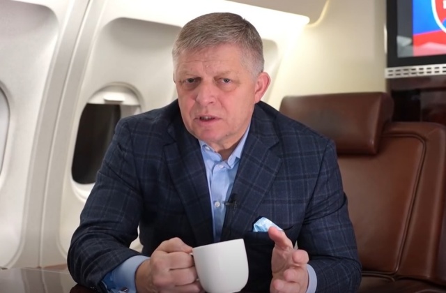 Keď do pekla, tak na veľkom bielom koni, pripomenul Fico opozícii. Premiér podpichol aj koaličných partnerov – VIDEO