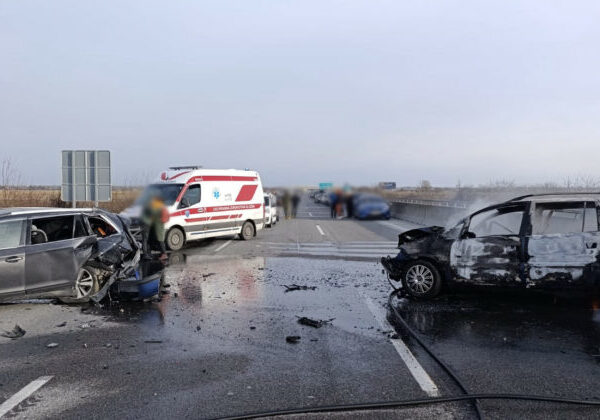 Nehoda dvoch áut uzavrela časť D1 smer Bratislava, polícia odkláňala premávku – FOTO