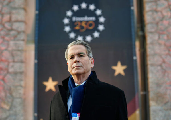 Bolo by to veľmi nerozumné, varoval európske krajiny pred odvetnými clami minister financií USA