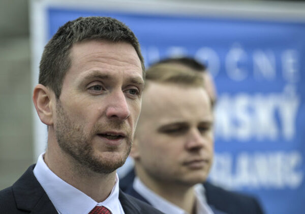 Republika v prieskume skončila za Smerom, matovičovcov a Hlas predbehla s veľkým náskokom