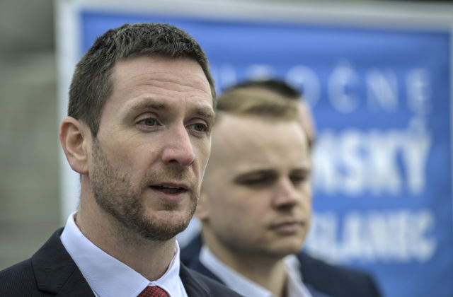 Republika v prieskume skončila za Smerom, matovičovcov a Hlas predbehla s veľkým náskokom