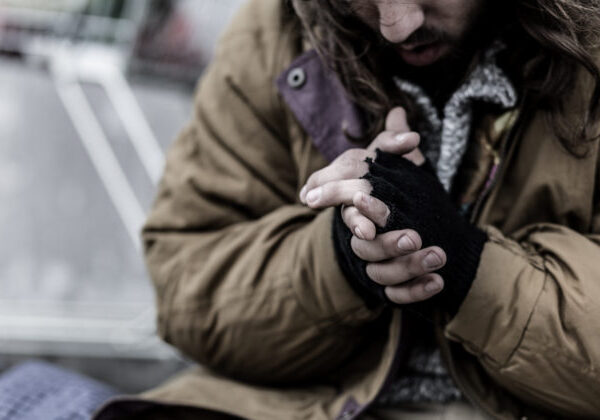 Mrazy ohrozujú ľudí bez domova. Organizácie varujú, že podchladenie môže byť otázkou hodín