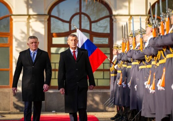 Fico a Babiš sa dohodli na obnove spoločných rokovaní vlád, obrovskú pozornosť venovali viacerým témam – VIDEO, FOTO