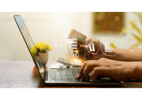 Allegro zvládlo predvianočný maratón: 99,5 % zásielok doručilo pred Vianocami načas. Január prináša výpredaje aj predsavzatia