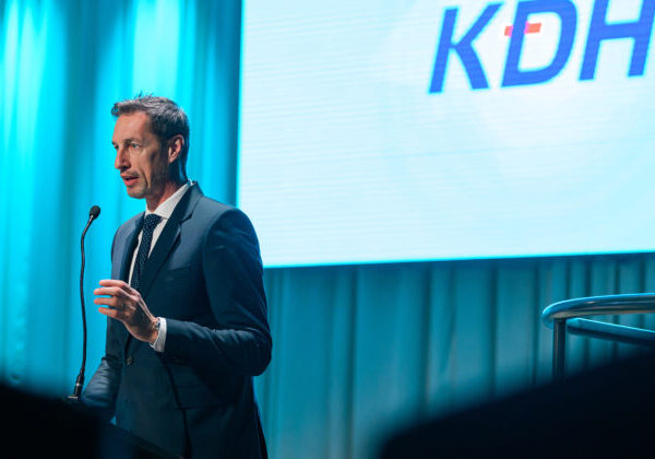 V žiadnom prípade Smer, vyhlásil predseda KDH Majerský. Fico ťahá Slovensko do pekla