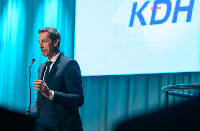 V žiadnom prípade Smer, vyhlásil predseda KDH Majerský. Fico ťahá Slovensko do pekla