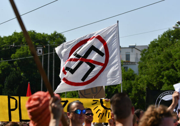 Zástupcovia menšín kritizujú znižovanie trestov za extrémizmus aj kriminalizovanie polemiky o Benešových dekrétoch