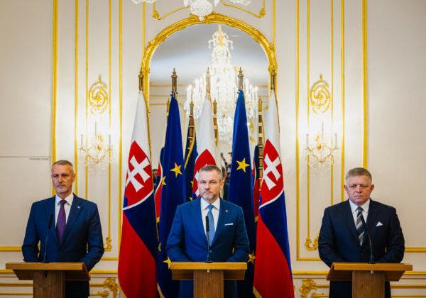 Pellegrini, Fico a Raši sa stretli na spoločnom obede, diskutovali o domácich aj zahraničných otázkach – VIDEO, FOTO