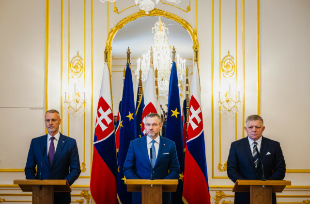 Pellegrini, Fico a Raši sa stretli na spoločnom obede, diskutovali o domácich aj zahraničných otázkach – VIDEO, FOTO