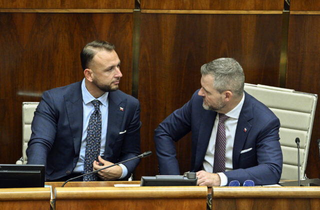 Pellegrini priznal kontakt s Hlasom, vplyv na rozhodovanie však odmieta. Pomenoval aj hlavné chyby strany