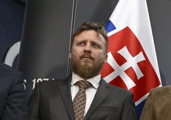 Vládny splnomocnenec Kotlár má na krku obvinenie zo šírenia poplašnej správy