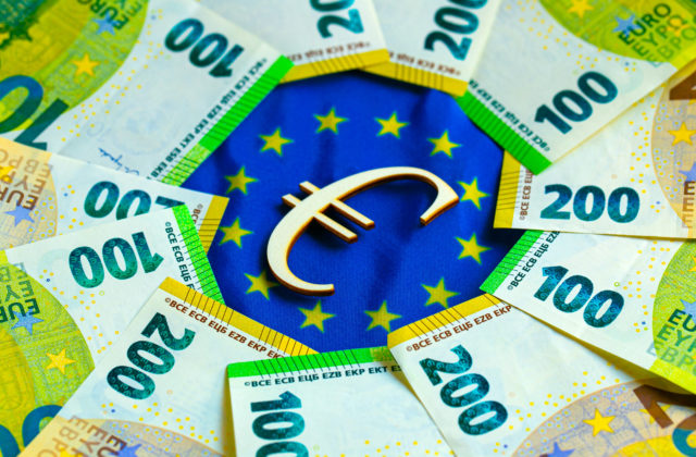 Európska ekonomika vstupuje do obdobia neistoty, obavy vyvolávajú najmä transatlantické vzťahy