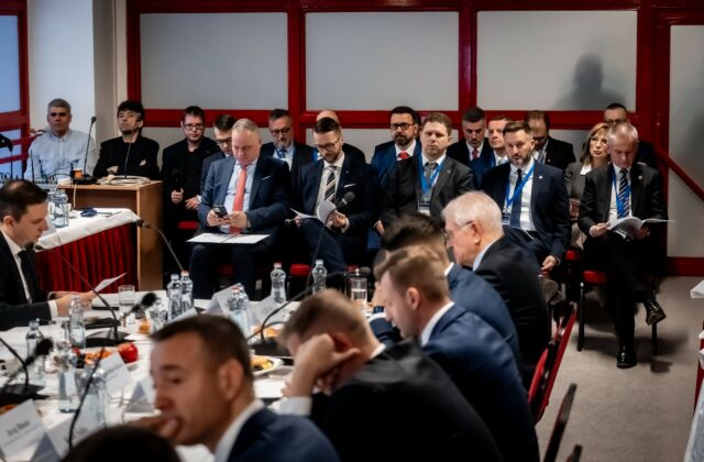 Polovica mestských častí Bratislavy nedostala financie, PS kritizuje vládu na výjazdovom rokovaní