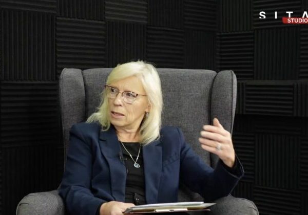 Predstavitelia vlády spochybňujú rozhodnutia súdov alebo ich dokonca aj prekrúcajú, hovorí expremiérka Radičová – VIDEO