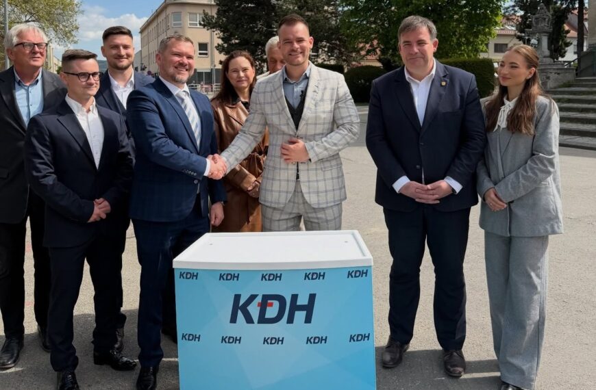 Kandidátom KDH na primátora Hlohovca je Ľubomír Petrek, z námestia nemá byť podľa neho parkovisko – VIDEO