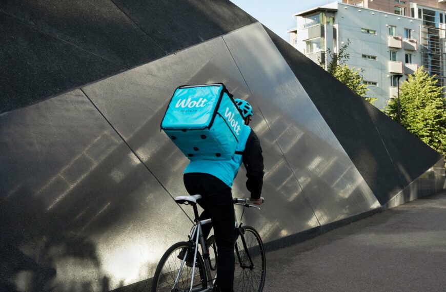 Nové pravidlá pre platformovú prácu. Slovensko čaká zmena, ktorá môže ovplyvniť tisíce ľudí aj podnikateľov