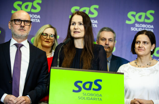 Liberáli kritizujú Fica za let vládnym špeciálom…