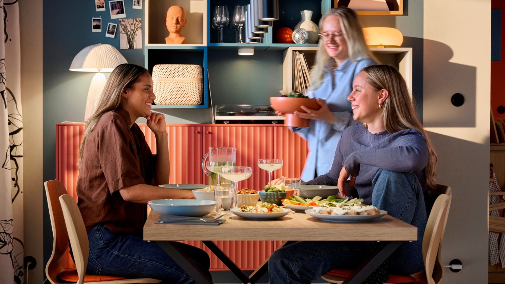 Prieskum IKEA: Slováci v priemere večerajú spolu iba&hellip;