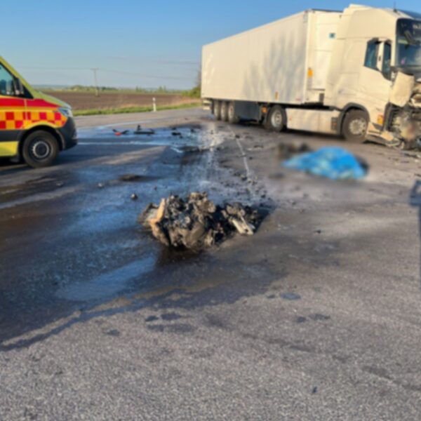 Motorkár sa pri Nových Zámkoch zrazil s kamiónom, nehodu neprežil