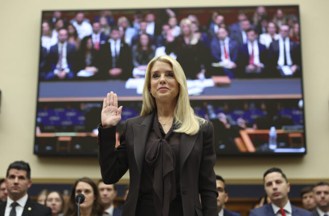 Demokrati obvinili ministerku spravodlivosti Pam Bondiovú z krytia&hellip;