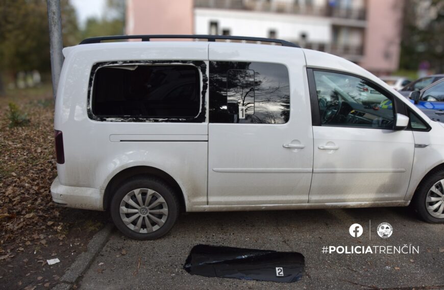 Kriminalisti objasnili sériu vlámaní do áut, páchateľ si vyberal najmä VW Caddy – FOTO
