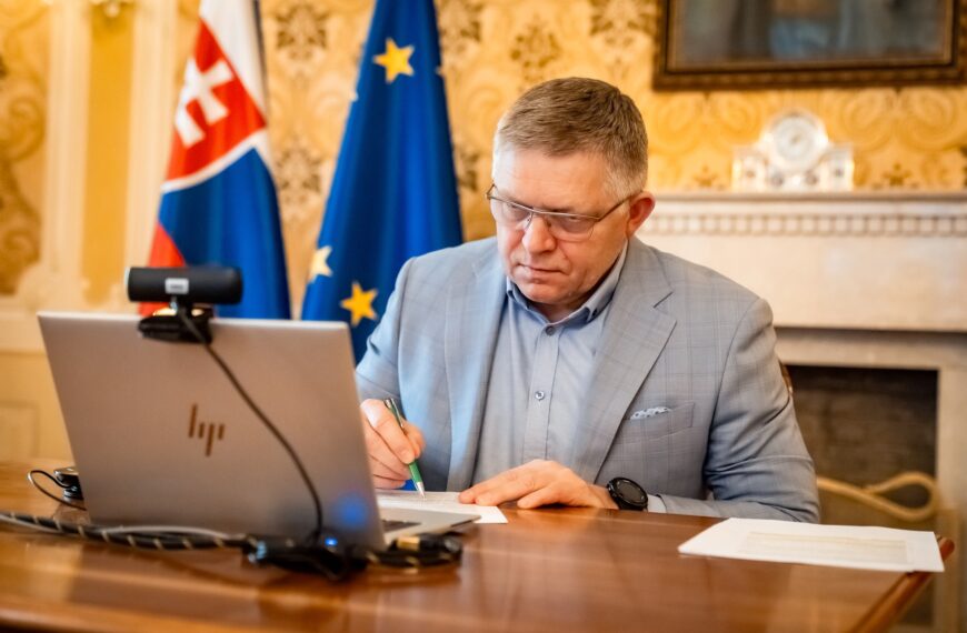 Fico za riešenie situácie v Hormuzskom prielive považuje dôsledné dodržiavanie medzinárodného práva – FOTO