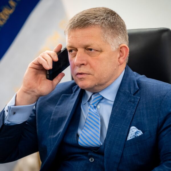 Fico telefonoval s Magyarom a pozval ho na Slovensko. Prioritou maďarského premiéra majú byť Benešove dekréty