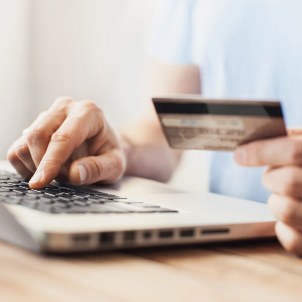 Slováci nakupujú online viac než kedykoľvek predtým, rast ťahá aj vyššia hodnota objednávok