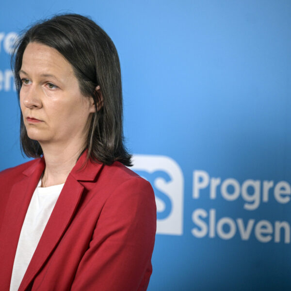 Progresívci prišli po informáciách o ovplyvňovaní volieb s konkrétnymi krokmi, hovoria o obrovskom škandále – VIDEO